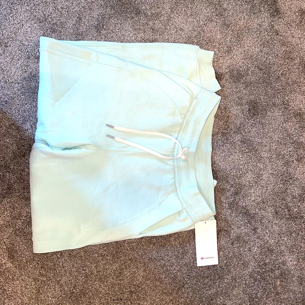 NWT Lululemon Scuba Relaxed Jogger
